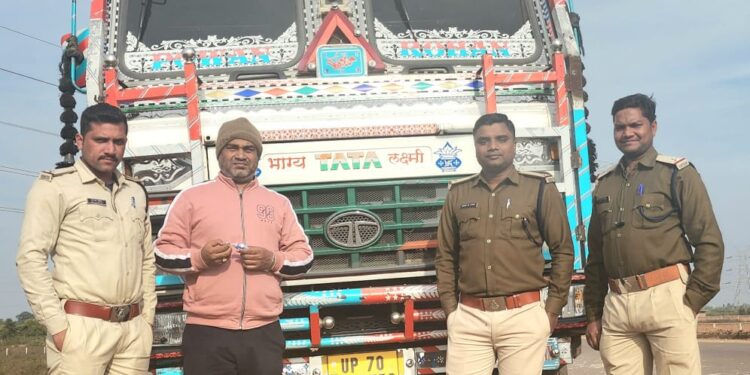 चावल के अवैध परिवहन पर वसूला गया 1 लाख 26 हजार रूपये का दांण्डिक मंडी शुल्क कलेक्टर अवि प्रसाद के निर्देश पर बुधवार को फिर मिली बडी सफलता कैलवाराकला नाका में निरीक्षण के दौरान दो वहनों में 670.50 क्विटल चावल का हो रहा था अवैध परिवहन