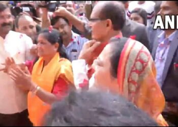 भोपाल: मध्य प्रदेश के सीएम शिवराज सिंह चौहान ने लाड़ली बहनाओं से मुलाकात की और कहा, “PM मोदी करोड़ों जनता के हृदय के हार हैं