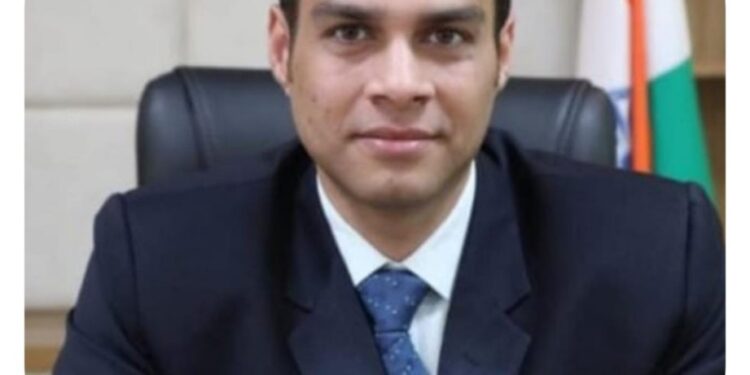 *कलेक्टर श्री प्रसाद ने शांतिपूर्ण और निर्विघ्न मतगणना संपन्न होने पर “टीम कटनी” को सराहा, दी शाबाशी*