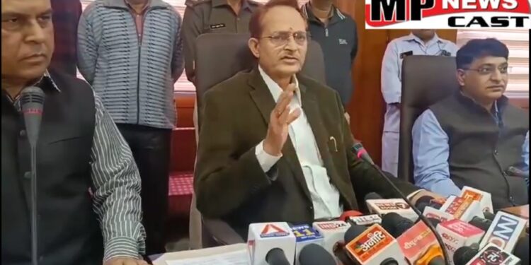 भोपाल 16वीं विधानसभा के गठन के संबंध में विधानसभा सचिवालय में बैठक आयोजित देखे VIDEO