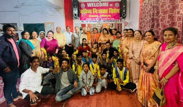 दिव्यॉंग दिवस पर भविष्य विशेष विधालय के दिव्यॉंग बच्चों ने प्रस्तुत किये सांस्कृतिक कार्यक्रम एंव मॉं नर्मदा सहयोग संस्था द्दारा सभी बच्चों को पारितोषक दिये गये