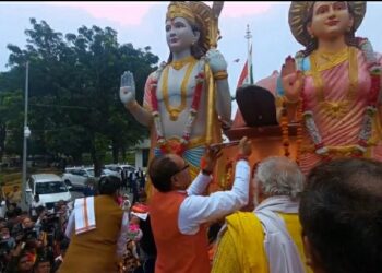 मध्य प्रदेश के मुख्यमंत्री शिवराज सिंह चौहान ने भोपाल में ‘राम रथ यात्रा’ का स्वागत किया। VIDEO