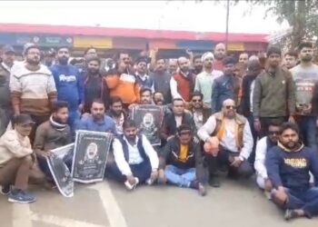 करणी सेना के राष्ट्रीय अध्यक्ष की हत्या मामलें में करणी सेना का प्रदर्शन  मप्र बंद करने की दी चेतावनी