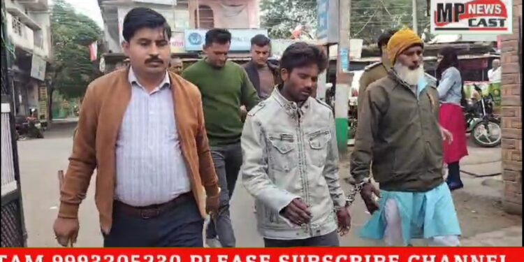 ब्रेकिंग पुलिस पर हमला करने वाले अपराधियों को गिरफ्तार कर निकला जुलूस
