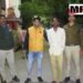 देखें VIDEO पुलिस ने निकाला ड्रग्स पेडलर का जुलूस, आरोपी कहता नजर आया ड्रग्स बेचना पाप है पुलिस हमारी बाप