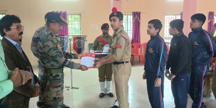 समेरिटंस स्कूल में एनसीसी कैडेट्स को किया सम्मानित