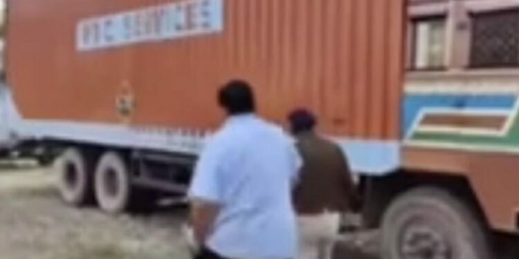 400किलो गांजा बरामद कंटेनर सहित ड्राइवर पुलिस हिरासत में