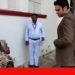 *कलेक्टर अविप्रसाद 75 वर्षीय सुशीला बाई को अपने कक्ष के बाहर पोर्च में कुर्सी में बैठाकर सुनीं समस्या*