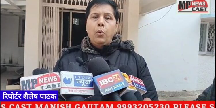 कटनी में जीएसटी का बाबू 5000 की रिश्वत लेते गिरफ्तार।