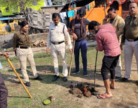 आबकारी विभाग की अवैध शराब के विरुद्ध माखननगर एवं सुहागपुर क्षेत्र में लगातार दो दिवस में कार्यवाही से सवा दो लाख की अनुमानित अवैध शराब ज़ब्त