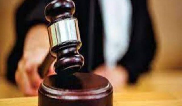 स्कूल स्टॉफ के साथ गाली गलौच करने, शासकीय कार्य में बाधा डालने एवं जान से मारने की धमकी देने वाले आरोपी को दोषसिद्ध किया गया