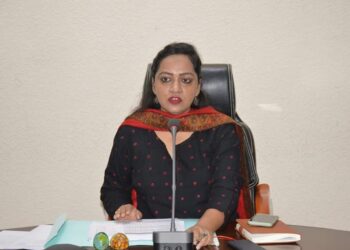 लंबित पत्रों की समीक्षा बैठक संपन्‍न