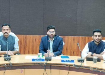 योजनाओं के लाभ से वंचित हितग्राहियों को विकसित भारत संकल्प यात्रा के दौरान पात्रतानुसार लाभान्वित करें – श्रेयांश कूमट  समय-सीमा की बैठक में प्रभारी कलेक्टर के निर्देश