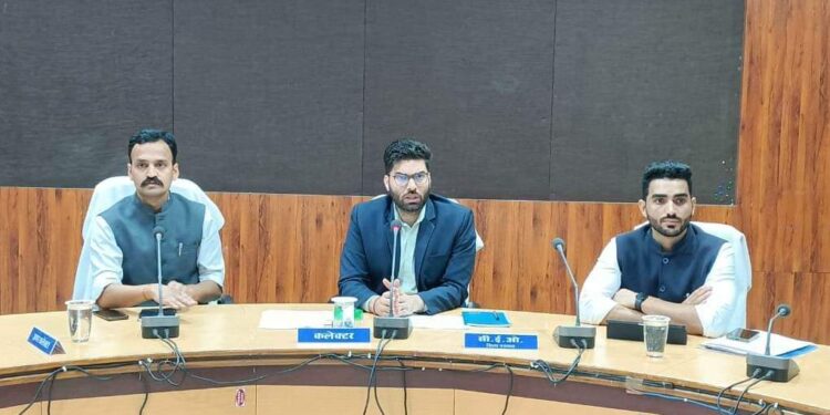 योजनाओं के लाभ से वंचित हितग्राहियों को विकसित भारत संकल्प यात्रा के दौरान पात्रतानुसार लाभान्वित करें – श्रेयांश कूमट  समय-सीमा की बैठक में प्रभारी कलेक्टर के निर्देश