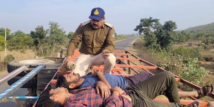 वर्दी ही नहीं हमदर्दी भी कटनी पुलिस की मानवीय पहल से दो लोगों कि जान बची