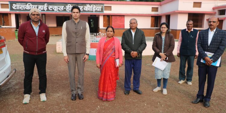 *कलेक्टर ने शिक्षक वर्षा द्वारा तैयार अंग्रेजी पढ़ाने की कार्ययोजना को सराहा*