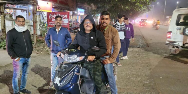 देहात पुलिस ने 12 घंटे के भीतर ही दूध डेयरी के चोरों को गिरफ्त में लिया,बहन भाई निकले चोर!