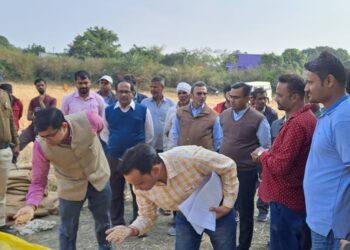 कलेक्टर श्री सिंघल ने किया उपार्जन केन्द्रों का औचक निरीक्षण