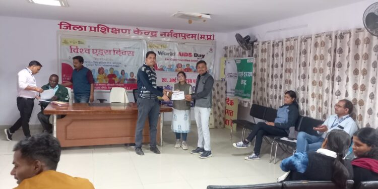 15 दिवसीय एड्स दिवस का हुआ समापन।