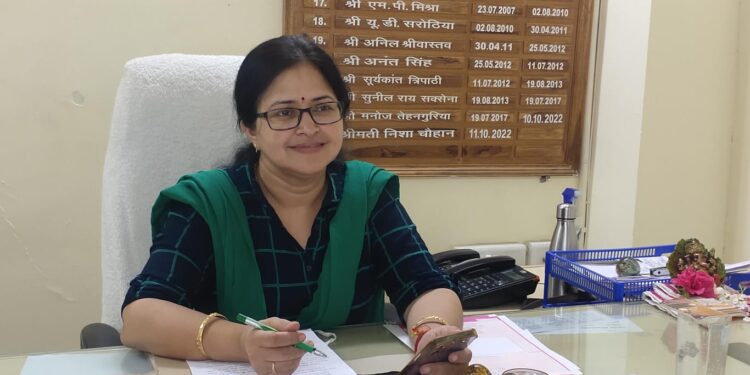 उच्च न्यायालय के आदेश के परिपालन में सभी गाड़ियों में लगवाना अनिवार्य,एचएसआरपी नंबर प्लेट लगवाने की अंतिम तारीख 15 जनवरी 24 हुई निर्धारित : आरटीओ निशा चौहान