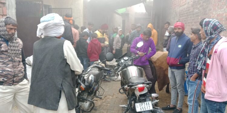 मोमबत्ती से किराना गोदाम में लगी आग बाइक सहित हजारों का सामान जलकर हुआ राख