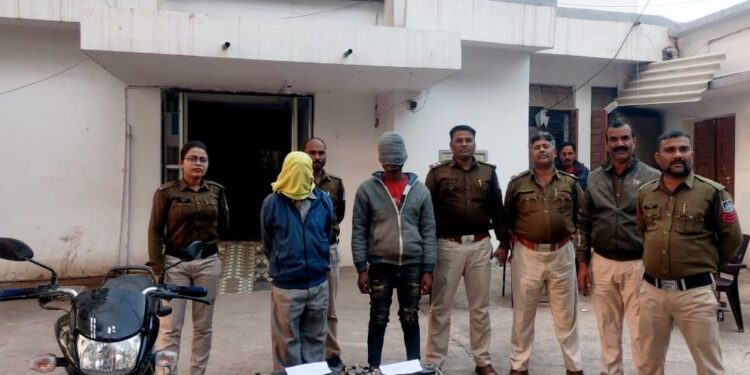 पुलिस थाना कैमोर जिला कटनी के द्वारा ट्रको मे लगी बैटरी चोरी करने वाले चोर को रिपोर्ट के 24 घंटे के अंदर गिरफ्तार कर माननीय न्यायालय के समक्ष पेश किया
