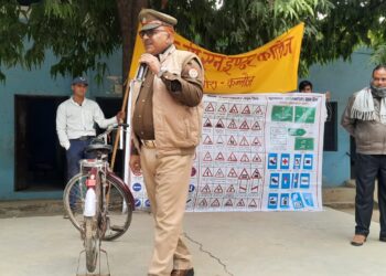 *द्वितीय सड़क सुरक्षा यातायात पखवाड़ा के अंतर्गत यातायात प्रभारी स्कूलों में लगातार चला रहे यातायात जागरूकता अभियान।*