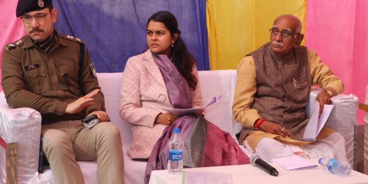 नर्मदा तट पर बरमान में प्रतिवर्ष मकर संक्रांति के अवसर पर लगने वाले प्रसिद्ध मेले की प्रारंभिक तैयारियों