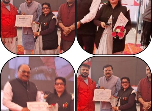 *विकसित भारत संकल्प यात्रा आयोजित कार्यक्रम में समाजसेवी व अधिवक्ता रेखा अंजू तिवारी उत्कृष्ट कार्यों हेतु सम्मानित,,*,