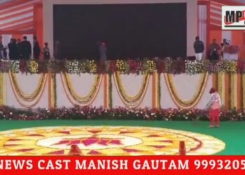 पीएम मोदी कुछ ही देर में पहुँचेंगे अयोध्या.अयोध्या में प्रधानमंत्री करेंगे 15700 करोड़ की 46 विकास परियोजनाओं का लोकार्पण, देखे VIDEO