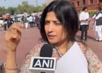 विपक्षी सांसदों निलंबन पर सपा सांसद डिंपल यादव ने कहा, “