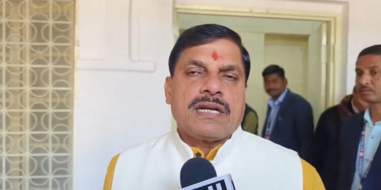 गुना की घटना दु:खद और हृदय विदारक है। हादसे की जानकारी मिलते ही मैंने कल कलेक्टर और एसपी से बात की थी। मैं स्वयं भी अभी गुना जा रहा CM