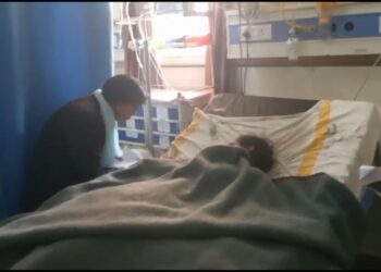 चाचा की छेड़खानी से तंग आकर छात्रा ने खाया जहरीला पदार्थ  VIDEO