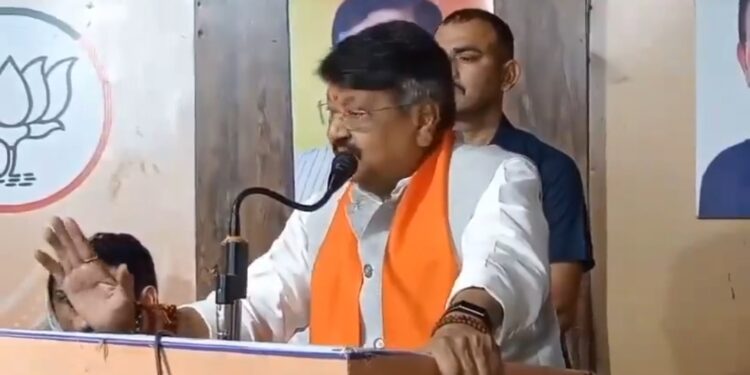 कैलाश विजयवर्गीय का मानना है कि सरकारी अफसरों के भरोसे रहे तो योजना का कबाड़ा हो जाता है। देखे VIDEO
