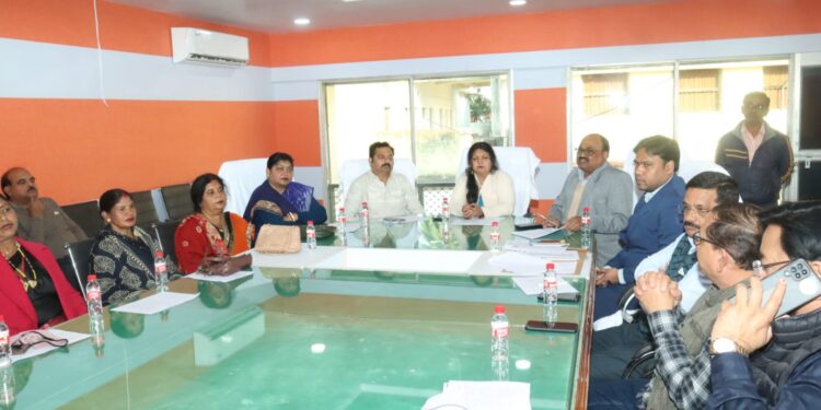 सरकारी योजनाओं से हर पात्र हितग्राही लाभान्वित होना चाहिये-महापौर विकसित भारत संकल्प यात्रा अभियान में महापौर श्रीमति प्रीति संजीव सूरी के बैठक में निर्देश, कई स्थान पर लगाये जायेगे शिविर