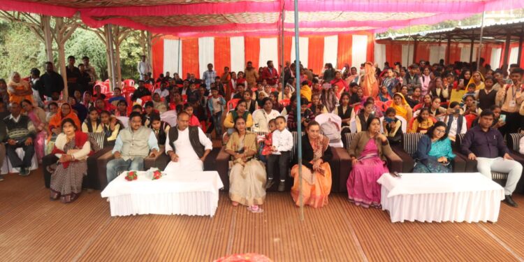 भाजपा सरकार की येाजनओं से गरीबों एवं वंचितों को मिल रहा भरपूर लाभ-निगमाध्यक्ष मनीष पाठक शिविर में आयुक्त श्री विनोद कुमार शुक्ल ने अधिकारी कर्मचारियों को सुशासन दिवस की शपथ दिलायी
