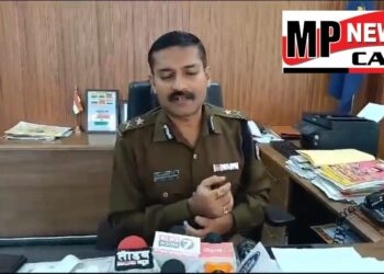 भोपाल अरेरा कॉलोनी लूट-कांड, पुलिस कमिश्नर हरिनारायण चारी मिश्रा का बयान, 1 करोड़ 30 लाख की नहीं, केवल 6 लाख की हुई थी लूट, तीनों आरोपी गिरफ्तार VIDEO