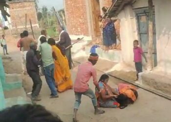 दो पक्षों में जमकर चले लाठी डंडे ढीमरखेड़ा