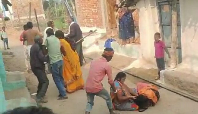दो पक्षों में जमकर चले लाठी डंडे ढीमरखेड़ा