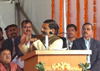 300 साल पहले तक दुनिया में समय की शुद्धता की गणना उज्जैन से ही होती थी, यह उसका केंद्र बिंदु है।  हमने इस सेंटर पॉइंट और साइंस विभाग को जोड़कर एक ऑब्जर्वेटरी बनाई है, यहां से आप 21 जून और 22 दिसंबर को अपनी आंखों से सूर्य को उत्तरायण से दक्षिणायन होते देख सकते हैं: CM