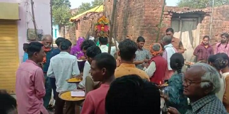 *बड़े ही घूमधाम से निकली गई अयोध्या वासी भगवान श्री राम जी की अक्षश कलश यात्रा*
