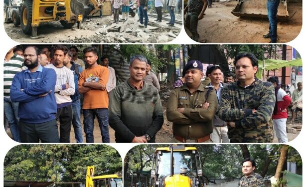 प्रदेश की मोहन सरकार के बुलडोजर अधिकारियों की टीम ने रसूखदार “बाबा ताज बिरयानी” के अतिक्रमण पर चलाई जेसीबी,कारवाई से मचा हड़कंप….रसूखदार नेता मांस मछली की दुकान का अतिक्रमण बचाने के लिए बनाते रहे दबाव,एक दिन पहले नपा की टीम को लौटना पड़ा था बैरंग….VIDEO