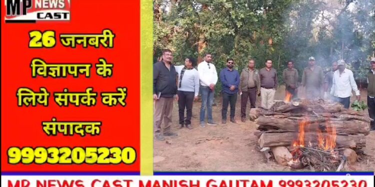 शावक को घसीटने के निशान भी मिले। शावक के पोस्टमार्टम के बाद अंतिम संस्कार किया गया। देखे VIDEO