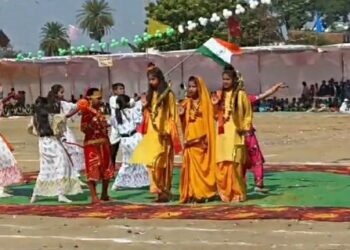 धूमधाम से मनाया गया गणतंत्र दिवस बच्चो ने निकाली प्रभात फेरी,,,