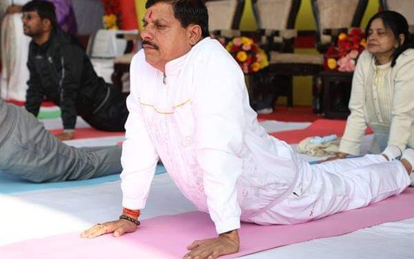 स्वामी विवेकानंद ने विश्व में भारत की गरिमा बढ़ाई : मुख्यमंत्री डॉ. यादव प्रधानमंत्री श्री मोदी ने विश्व में बढ़ाया है भारत का सम्मान मुख्यमंत्री ने सामूहिक सूर्य नमस्कार में मंत्रीगण के साथ योग अभ्यास किया