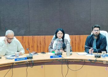 एक सप्ताह में प्रारंभ कराएं आवास के कार्य – डॉ. सलौनी सिडाना