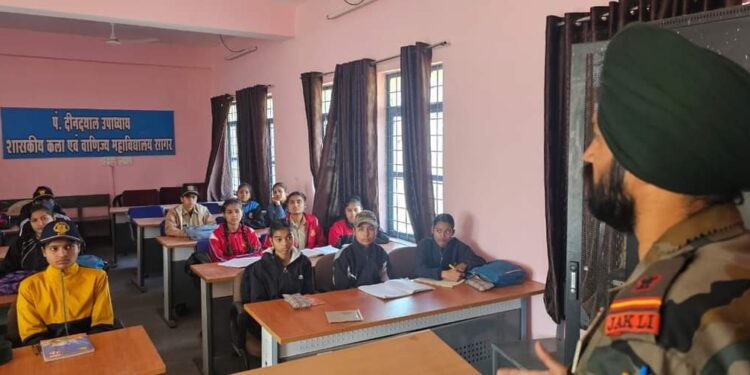 7 एमपी गर्ल्स इकाई के अंतर्गत अग्निवीर के चयन संबंधी कार्यक्रम का आयोजन किया गया