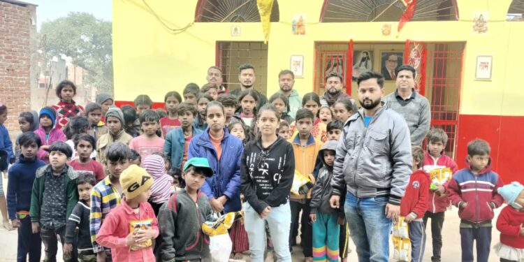 नव वर्ष के पर्व पर विद्यालोक सेवा फाउंडेशन द्वारा जरूरतमंद बच्चों के साथ नव वर्ष मनाया गया