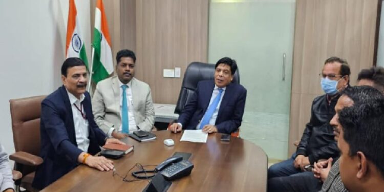 *हिट एण्ड रन नवीन कानूनी प्रावधान के संबंध में हड़ताल को समाप्त करने के लिये बैठक हुई*
