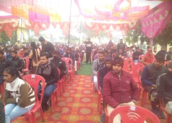 सरकार द्वारा दिए जा रहे निशुल्क स्मार्टफोन किए वितरित